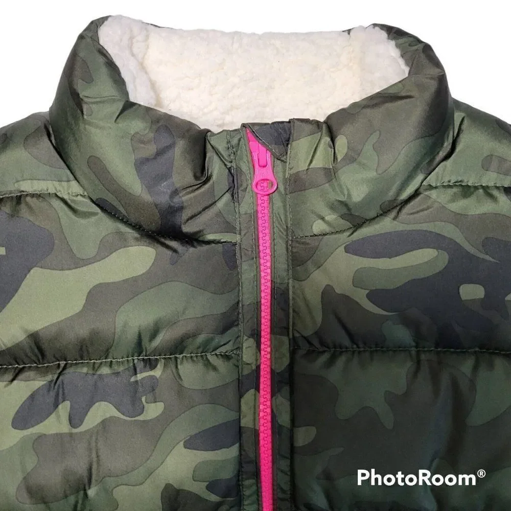 GAP Kids Puffer Vest Girls‎ Size Large Camo Print Green Pink Soft Sherpa Lined
